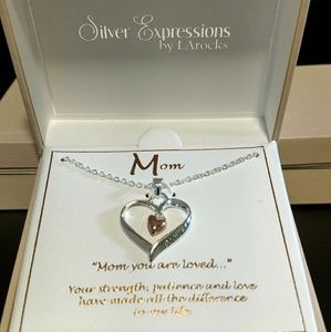 Silver Expressions Mom Heart pendant/necklace 18"